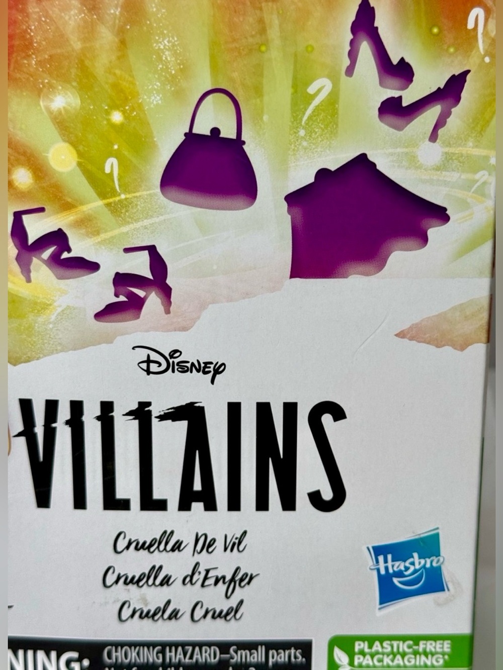DISNEY - VILLAINS COLLECTION - CRUELLA DE VIL DOLL - NIB - Picture 6 of 8